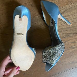 New Badgley Mischka Blue Heels. Size 8.5